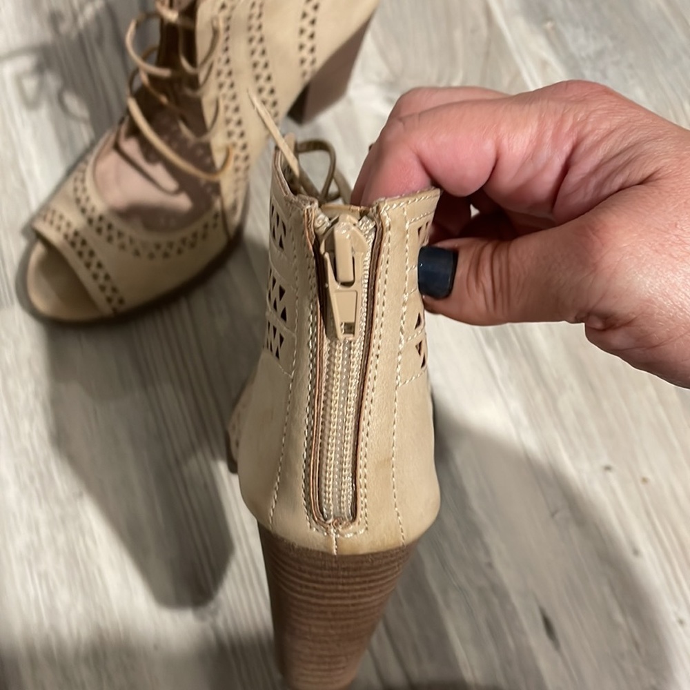 Shoes, Restricted, 8 1/2 - image 5